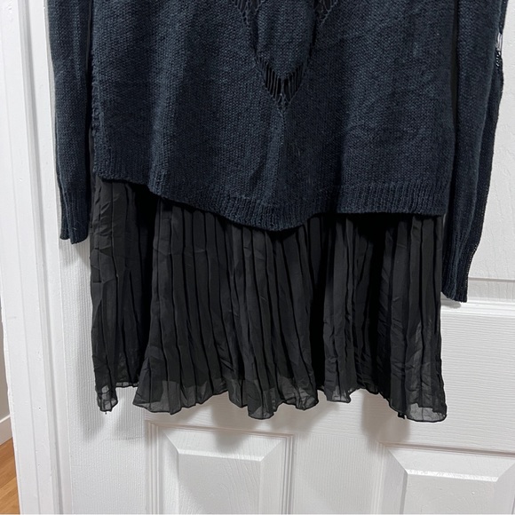 Simply Couture knit long sleeve top - Picture 4 of 6